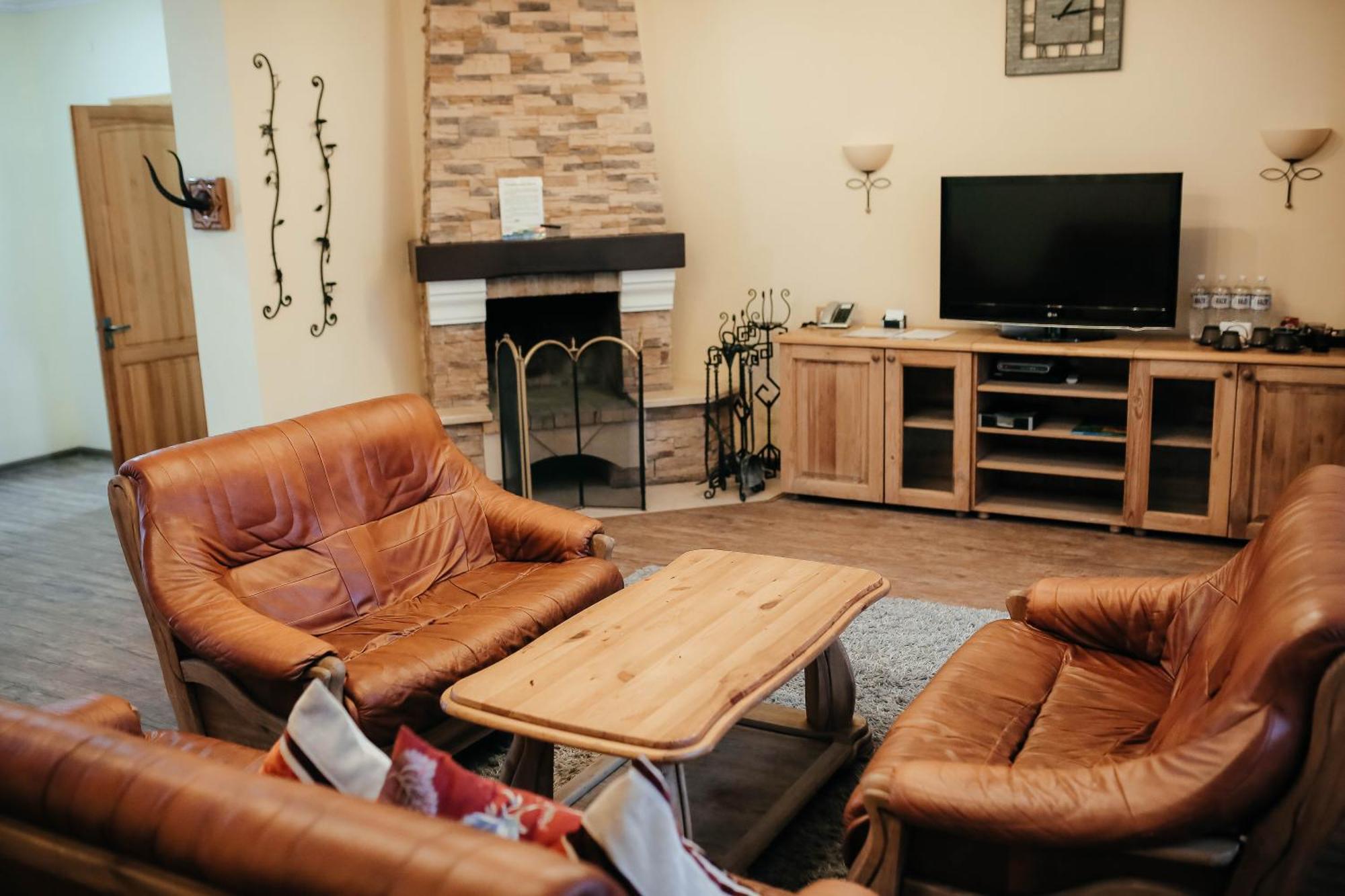 Тау-House Hotel Kok-Shoky ภายนอก รูปภาพ