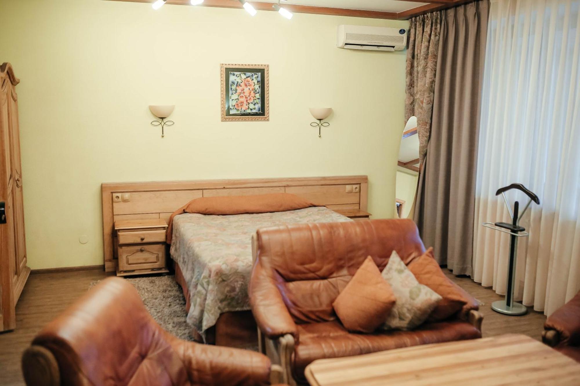 Тау-House Hotel Kok-Shoky ภายนอก รูปภาพ