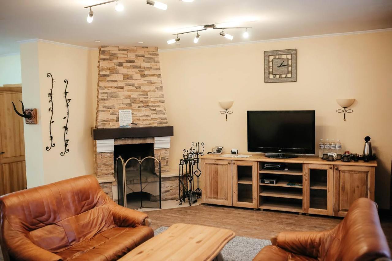 Тау-House Hotel Kok-Shoky ภายนอก รูปภาพ